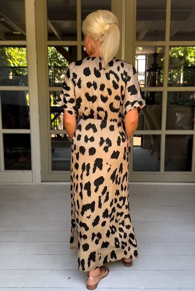 Robe maxi col Vléopard sauvage